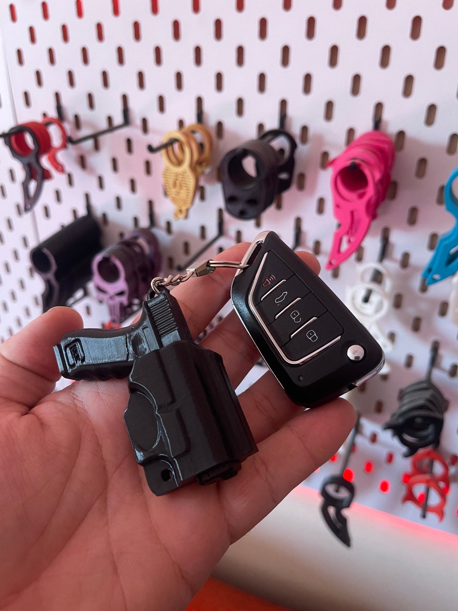 Pistol keychain 🔫 - GETSPINNER - GETSPINNER -